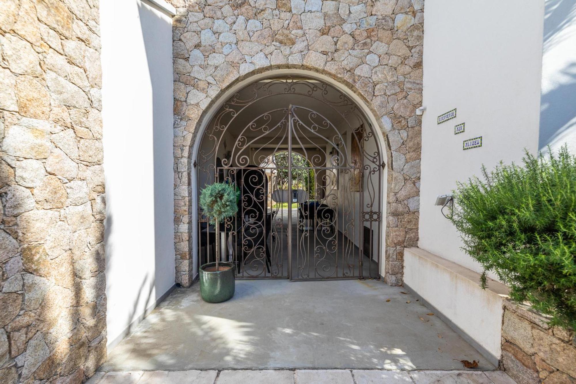 LʼÎle-Rousse Les Alizes Residence & Spa מראה חיצוני תמונה